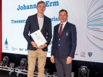 EOK tunnustas 2019. aasta tiitlivõistluste medalivõitjaid, aukirjad võtsid vastu ka kergejõustiklased EOK tunnustas 2019. aasta tiitlivõistluste medalivõitjaid, aukirjad võtsid vastu ka kergejõustiklased