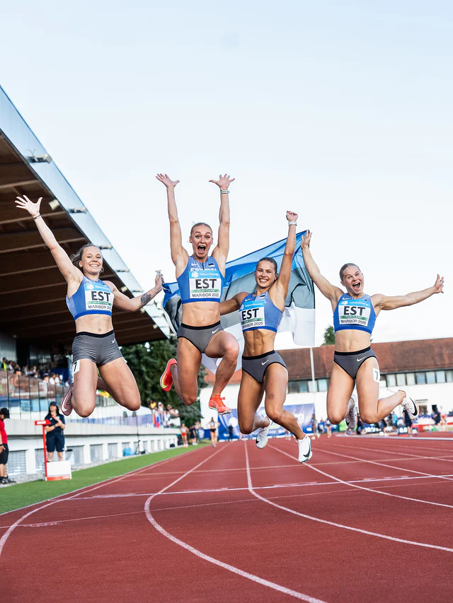 EESTI REKORD 🇪🇪Sloveenias toimuvate võistkondlike Euroopa meistrivõistluste avapäeval püstitas 4x100 m naiste teatenelik uue Eesti rekordi ajaga 43.98 🔥Võistkond jooksis koosseisus Miia Ott, Anna Maria Millend, Kreete Verlin ja Ann Marii Kivikas.Eelmine rekord 44.21 oli joostud 2023. aastal samal võistlusel.Palju õnne! 👏🏻📸: @sarivus.sport