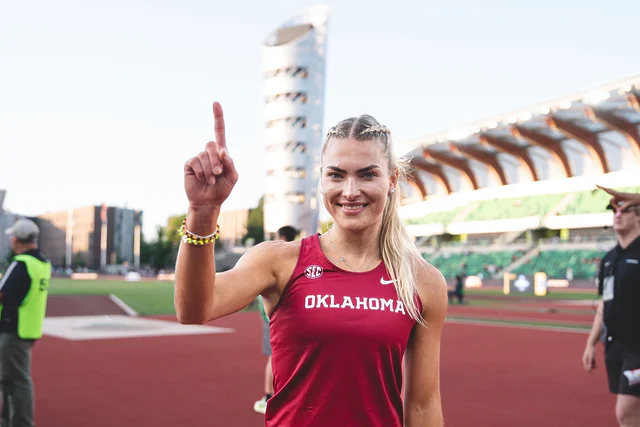 EESTI REKORD JA NCAA MEISTRITIITEL 🏆Pippi Lotta Enok tuli Oklahoma ülikooli esindades teist korda seitsmevõistluses NCAA meistriks. Võidutulemus 6️⃣2️⃣8️⃣5️⃣ punkti tähistab uut Eesti rekordit! 🔥Varasem Eesti rekord kuulus alates 2017. aastast Grit Šadeiko nimele 6280 punktiga.Palju õnne, Pippi! 👏🏻📸: Oklahoma ülikool