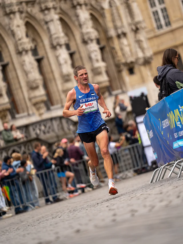 Tiidrek Nurme kvalifitseerus Tokyo MM-ile! 🇯🇵World Athletics kinnitas täna, et maratonijooksja Tiidrek Nurme pääses reitingutabeli alusel Tokyo maailmameistrivõistlustele 🥳Praegu Prantsusmaal treeninglaagris viibiv Nurme võttis uudise vastu suure rõõmuga ning kinnitas, et ettevalmistus on täies hoos!🔥Hetkel jäi esimesena joone alla teine Eesti maratoonar - Leonid Latsepov, kellel on võimalik siiski MM-ile pääseda, kui mõni eespool olev sportlane mingil põhjusel loobuma peaks.Hoiame pöialt, et näeksime Tokyos stardis lausa kahte Eesti maratoonarit 🤞🏻🇪🇪📸: Rune Clausen